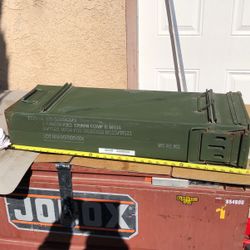 6”x12”x32” Long Cartridges Box Used  In Good Conditions 45 Dls Hablo Español 