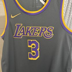 Nike lakers swingman Anthony Davis earned jersey size XL (52)