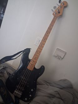 Partscaster 80s pj bass...Aged.....in xlnt condition..$300