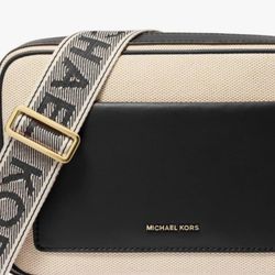 Brand New Michael Kors Maeve Large East West Crossbody!