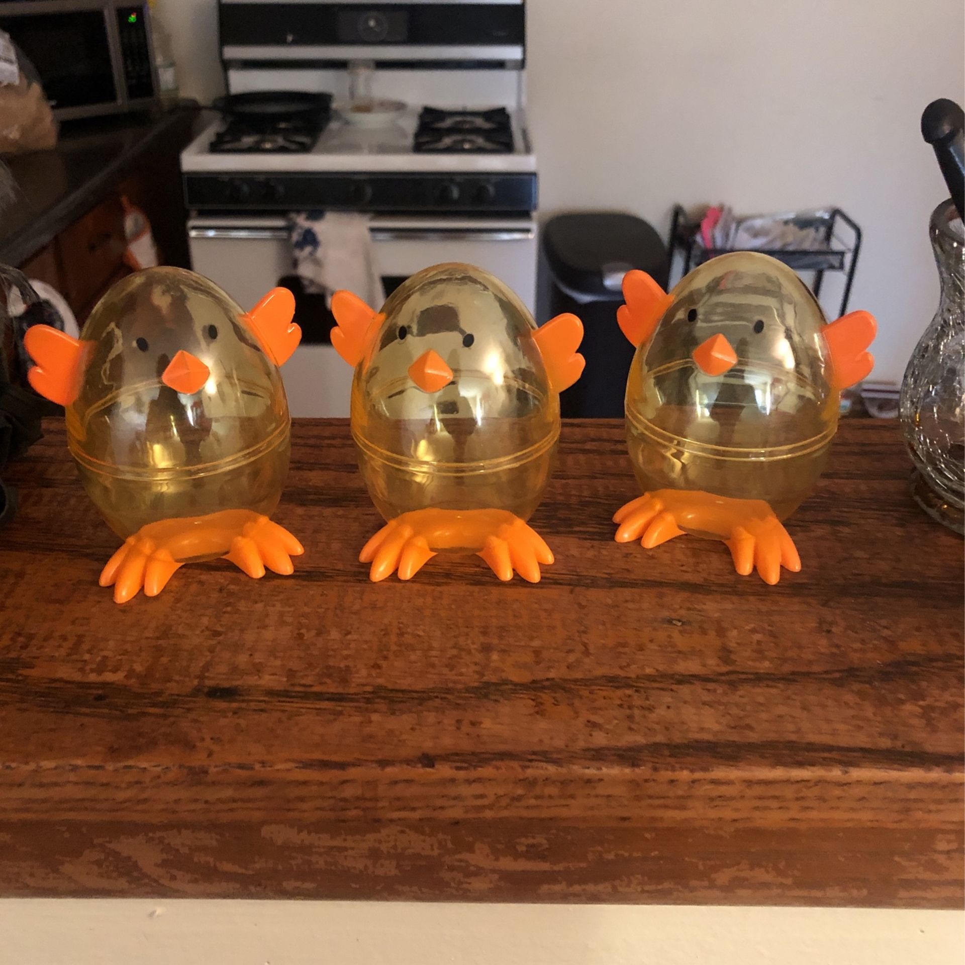 Clear Plastic Chick Looking Egg Containers