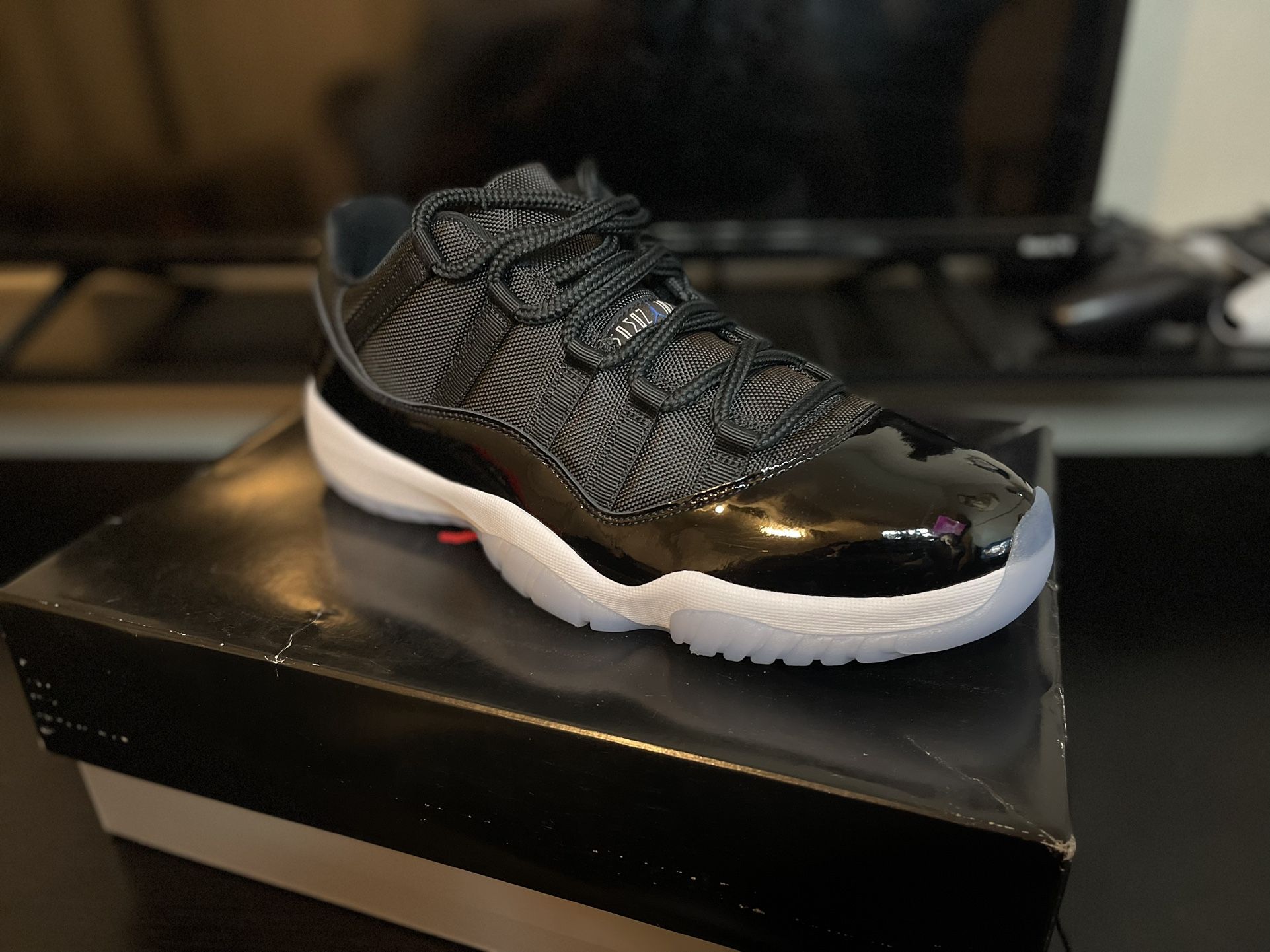 Jordan 11s Low
