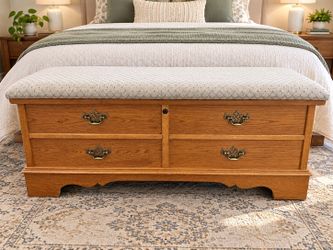 Vintage Lane Virginia Maid Cedar Chest Storage Bench