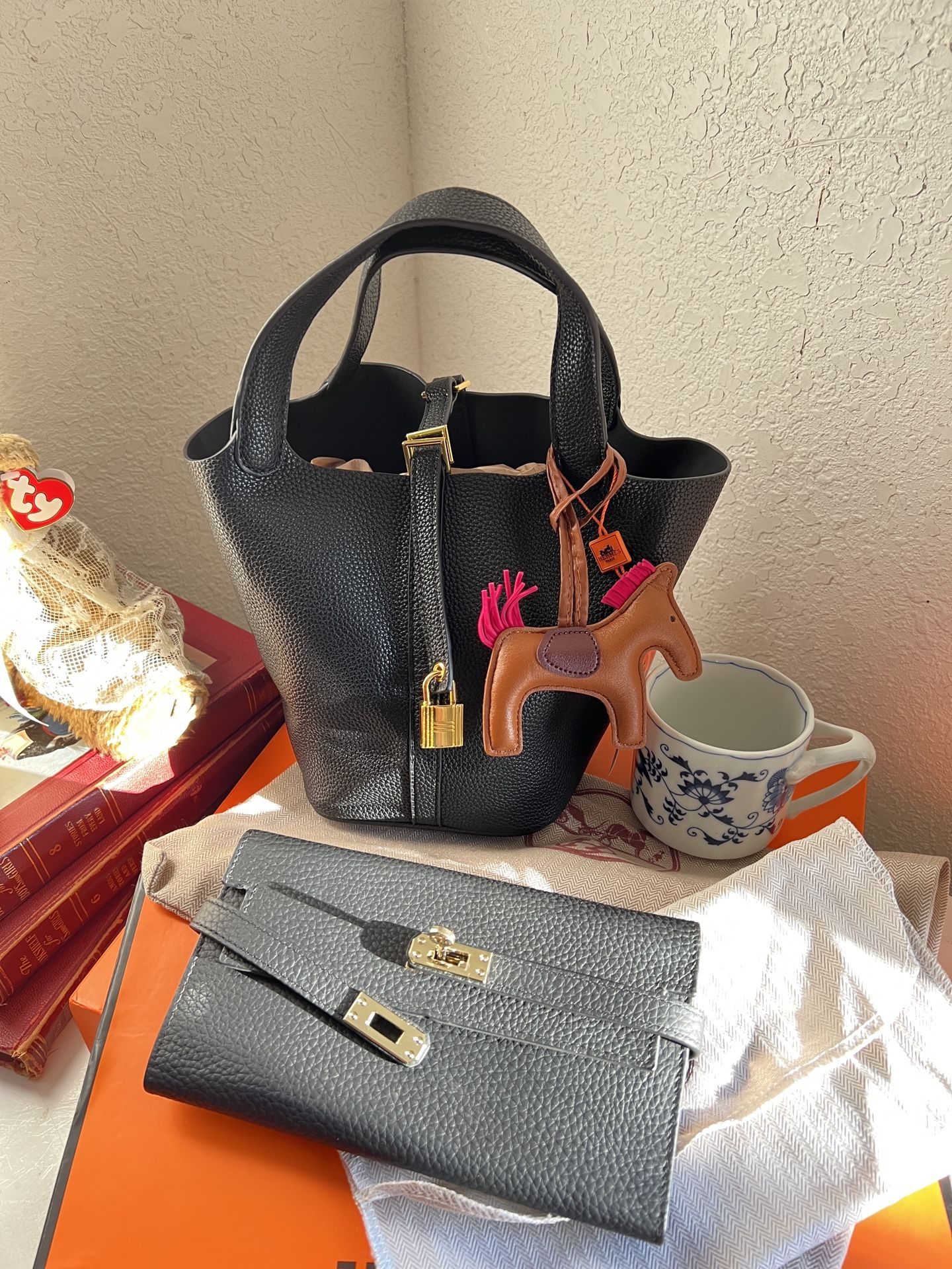 Bundle Set Black handbag With Big Wallet With box