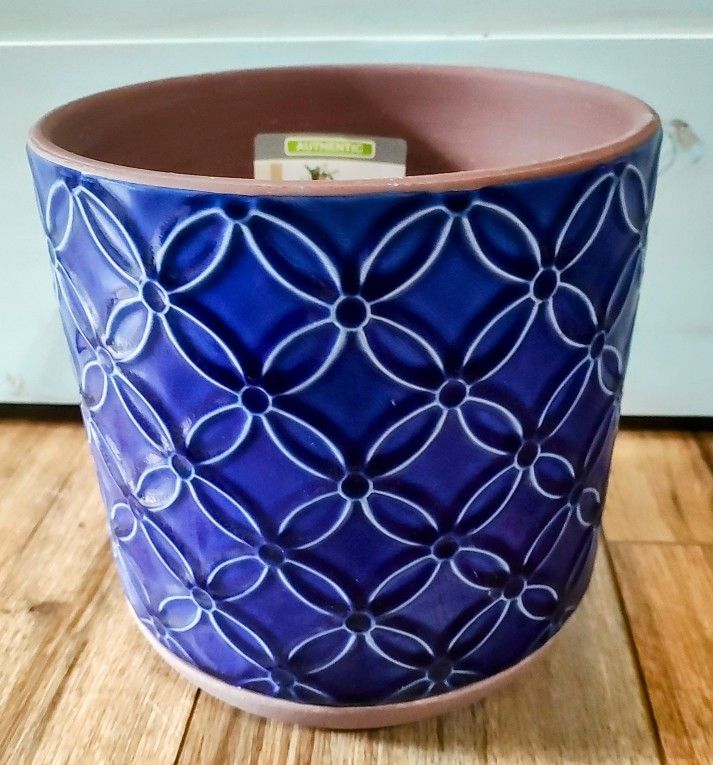 New Medium 8.07 in. x 8.27 in. 5 qt. Blue Ceramic Indoor Pot - 4 available