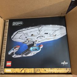 Star Trek LEGO Enterprise Mint In Box. 