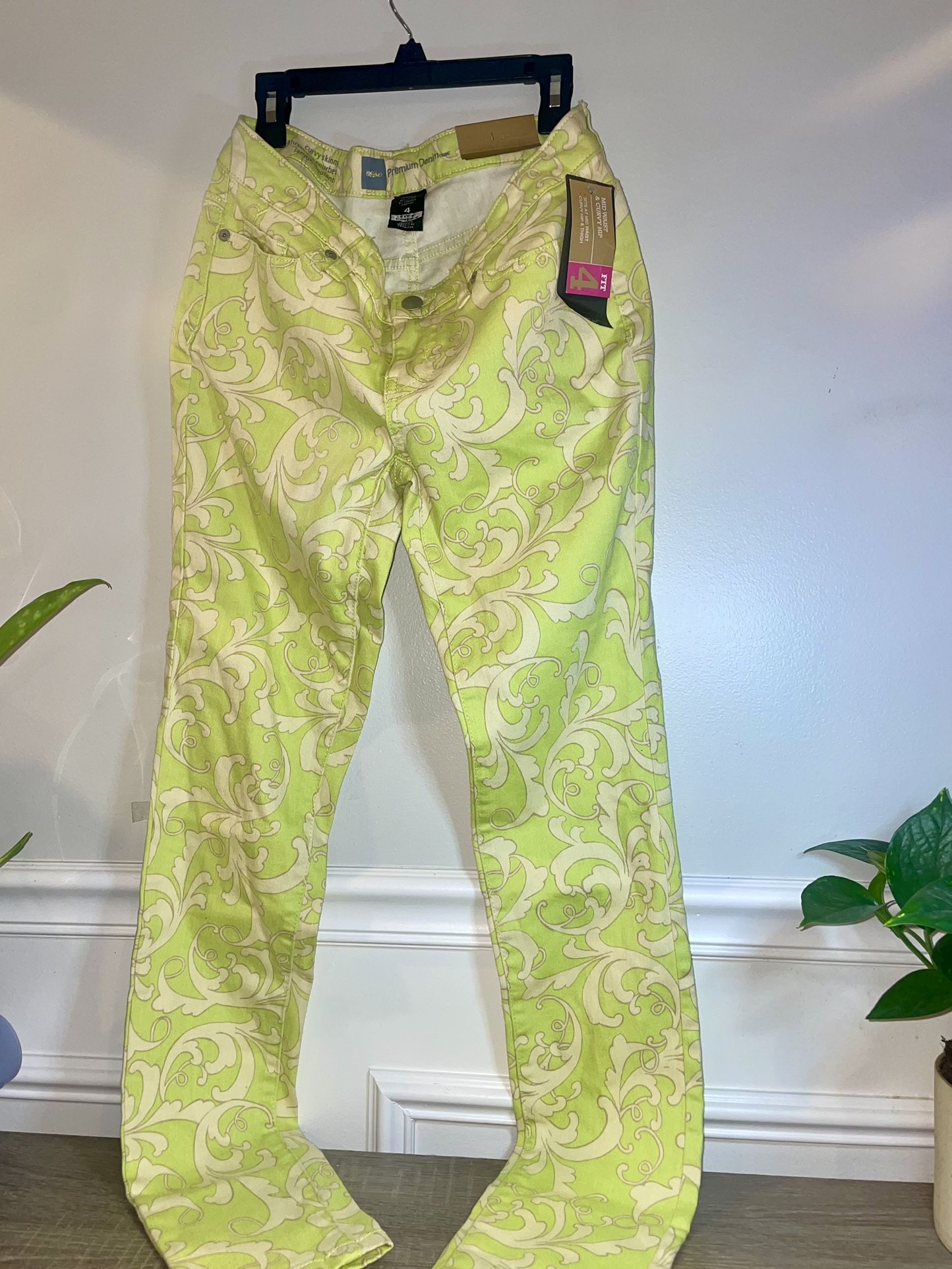 Mossimo Premium Denim, Curvy Skinny Paisley Stretch Jeans,mid Waist Size4..(#19