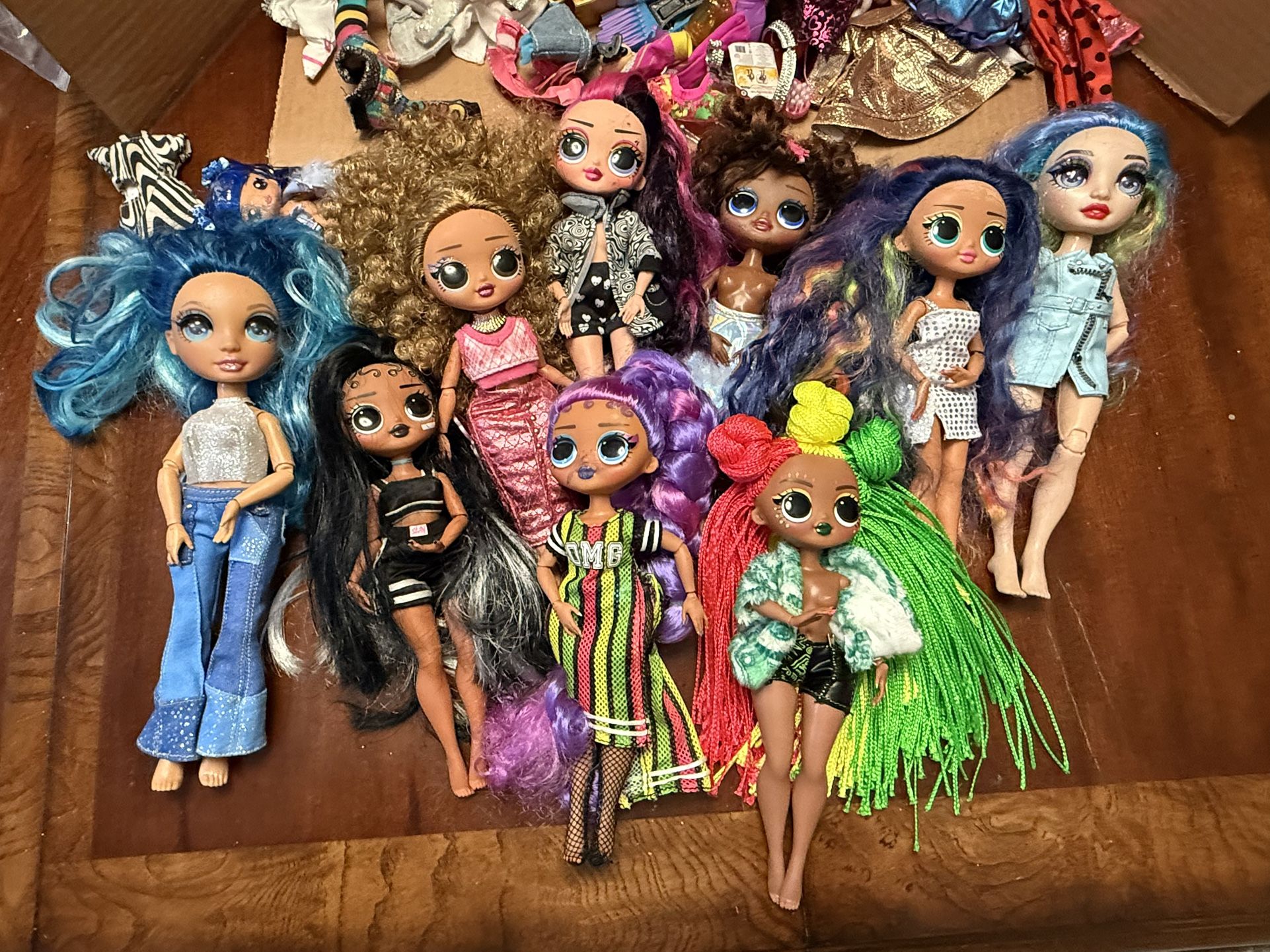 LOL Surprise OMG Dolls with Accessories