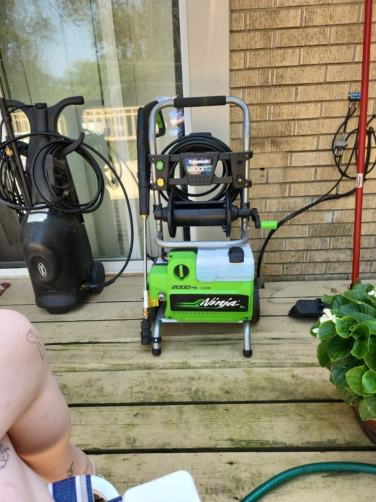 Kawasaki Ninja 2000 PSI/1.4 GPM Power Washer High Pressure