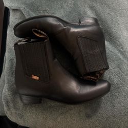 Black Boots