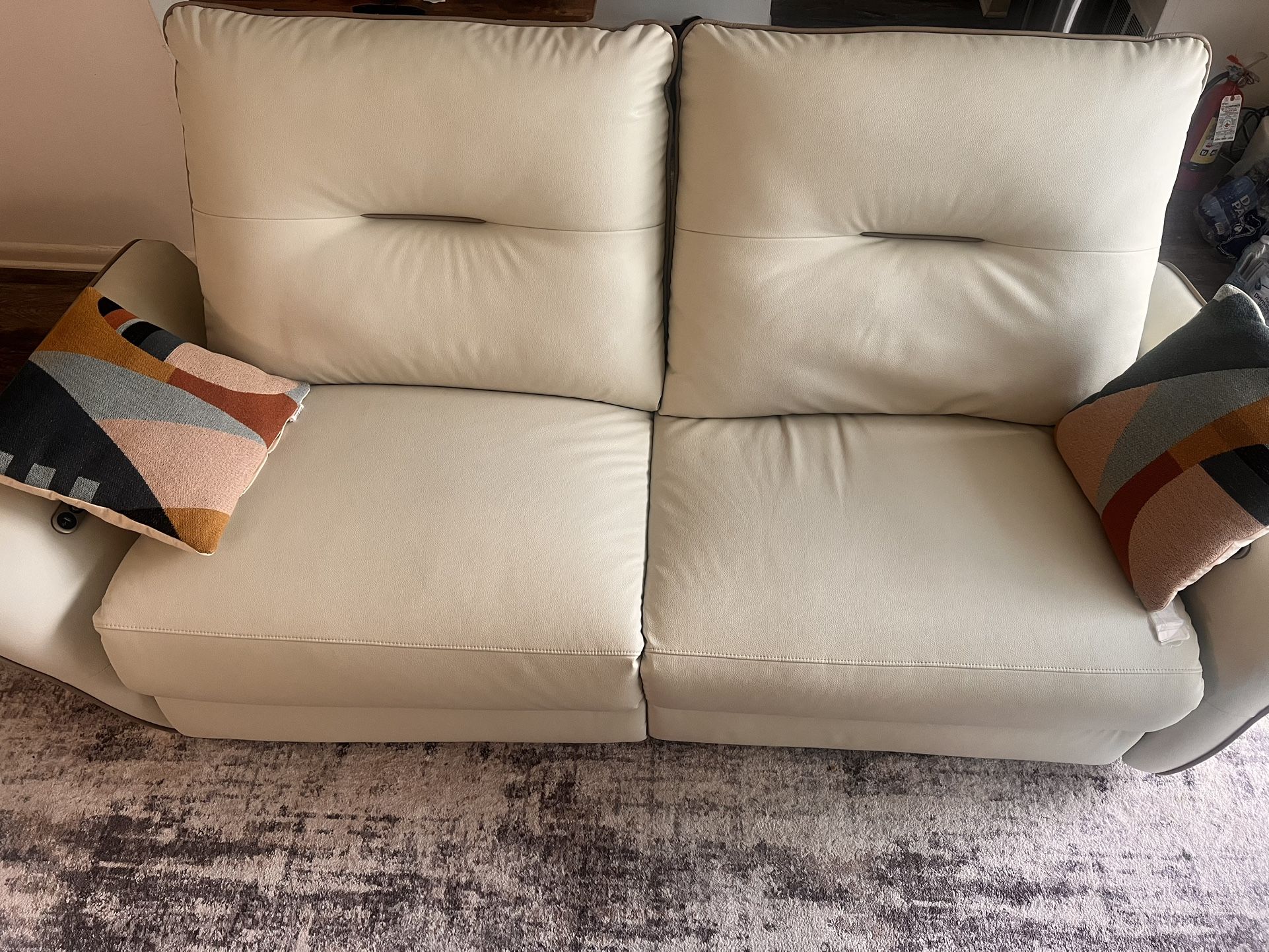 Reclining Cream Leather Seats