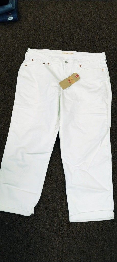 Levi's Capris
