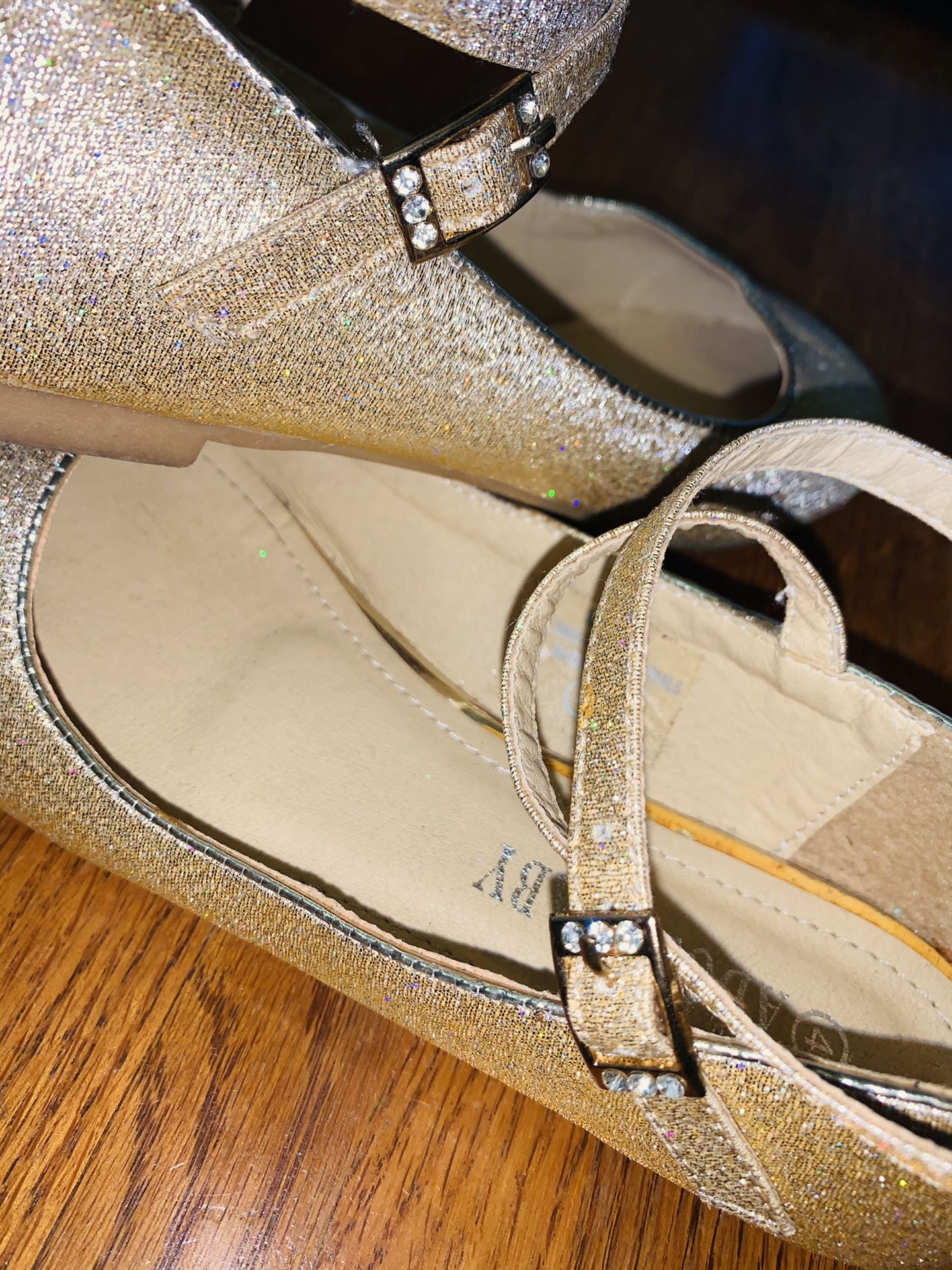 Girl’s Size 4 Adorababy Gold Ankle Strap Shoes