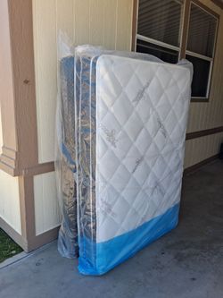 Full  sise  pillow  top  and  box  spring