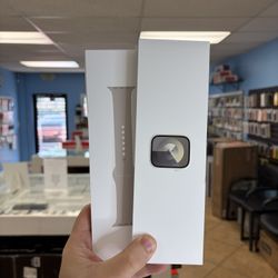 Apple Watch Starlight 45mm New sealed with Full Year Apple Warranty
