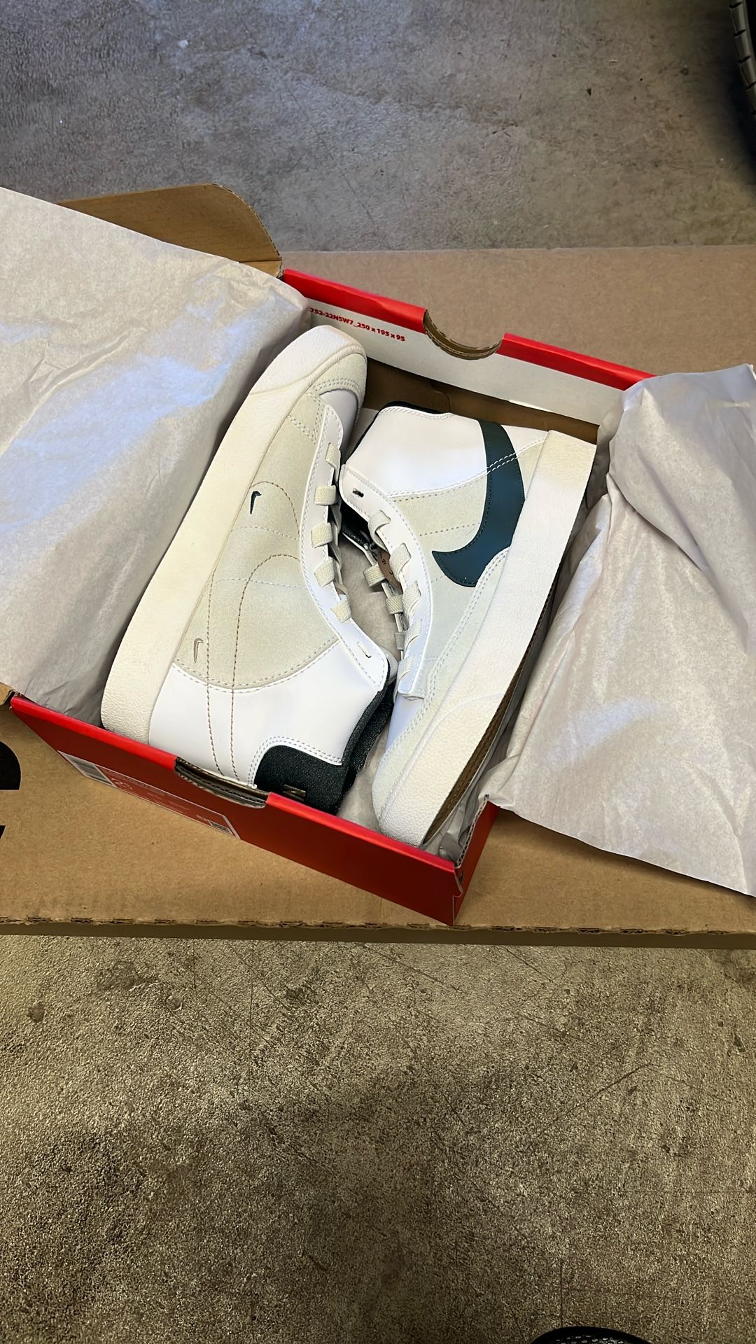 Boys Nike Shoes Size 2.5