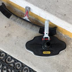 Pool Brushes 