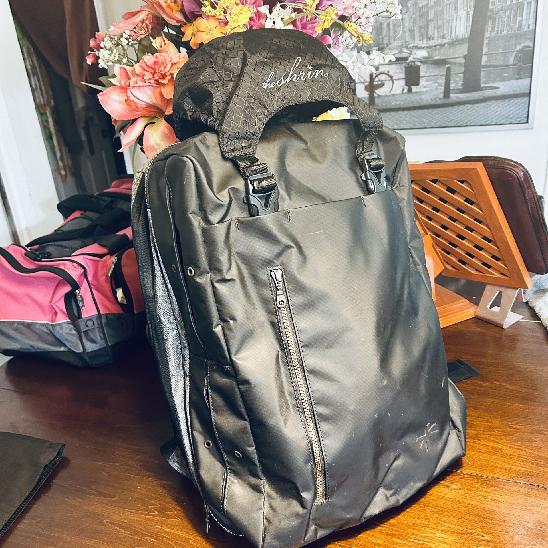 SHRINE SNEAKER WEEKENDER Backpack - TRIPLE BLACK V4