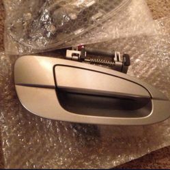 Nissan altima door handles Both Passenger & Driver 