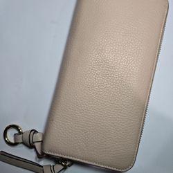 Authentic Chloé Alphabet Long Wallet – Beige Leather & Gold-tone Hardware (No Charm)
