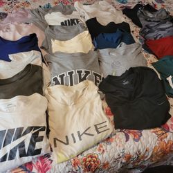 23 NIKE tshirts Size 2X