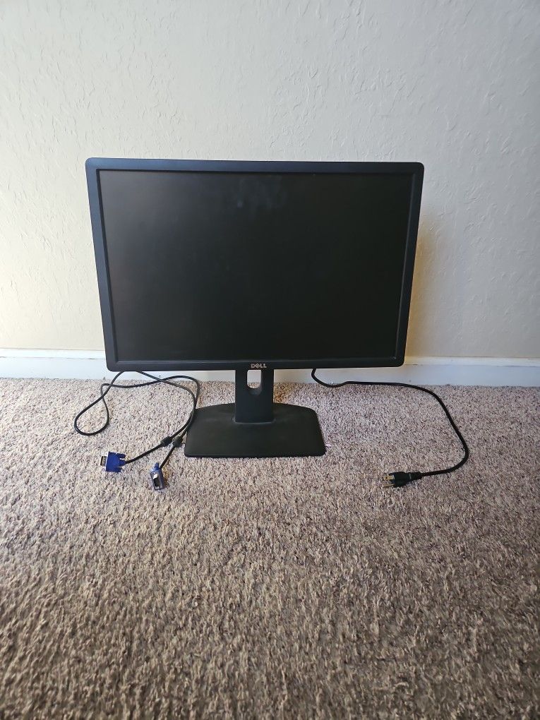 Dell 22" Widescreen LCD Monitor P2213t, 04DTJ3 w/ Stand