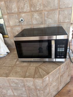Black+Decker Countertop Microwave