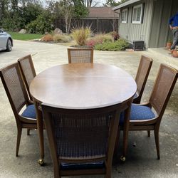 Vintage Henredon Dining Room Table And  Six Chairs