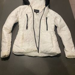 CELEBRITY PINK Womens Juniors Faux Fur Trim HOODED WHITE PUFFER COAT, XS
Zipper came loose