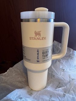 STANLEY Quencher H2.0 Flow State Tumbler, 40 oz, Cream 2.0