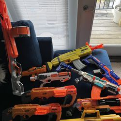 10 Nerf Guns 