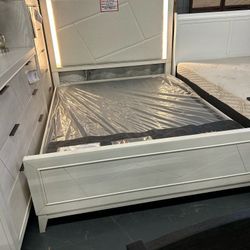 Bedroom Set. Check Descripción 