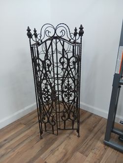 Rustic Metal Wine Bottle Cage
