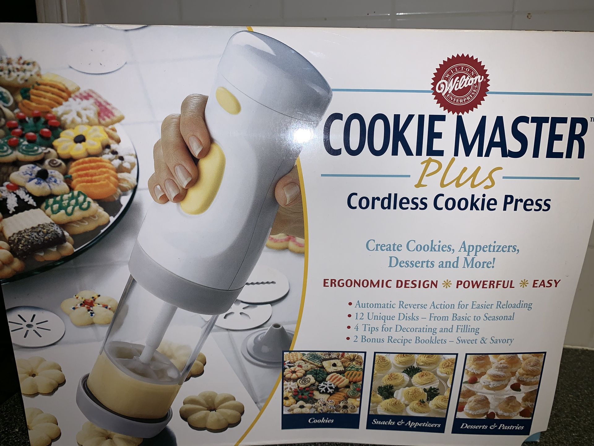 Wilton Cookie Master Plus Cordless Cookie Press. New.