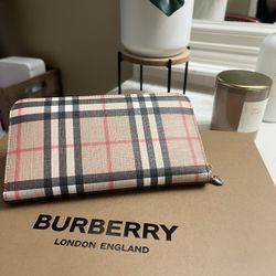 Burberry Wallet - Women’s