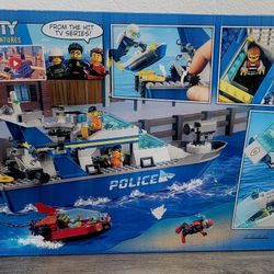 Lego City Police Patrol Boat Drone Toy Scooter Police Vehicle Set 60277 NEW