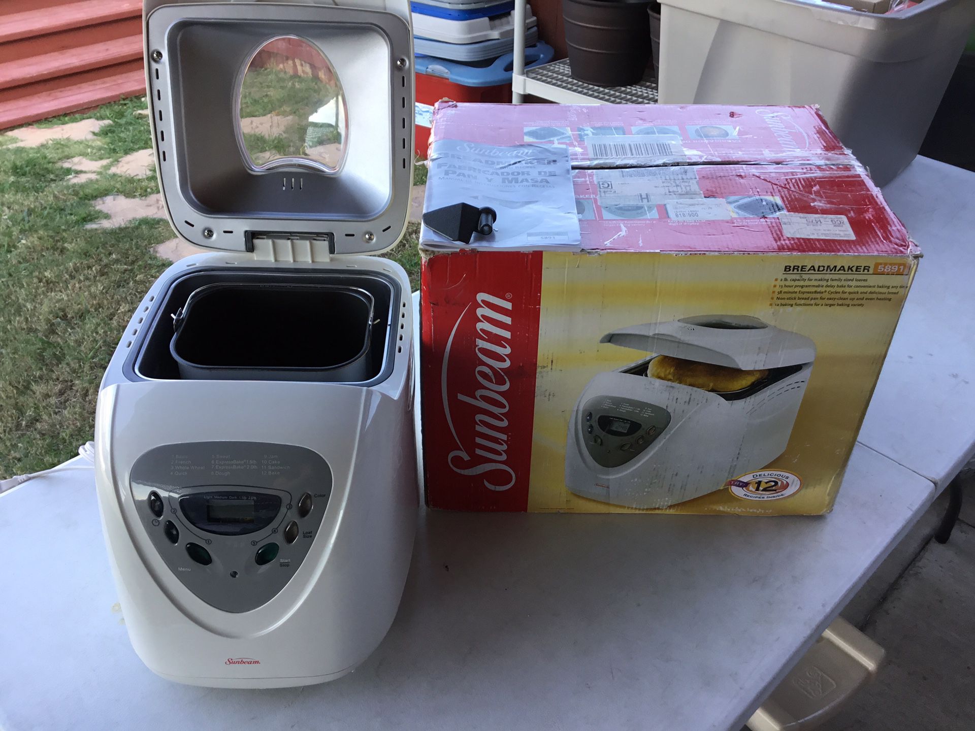 Sunbeam 5891 bread maker. Low use excellent. Sold as pictured