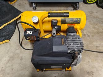 DeWalt 4 Gallon Air Compressor