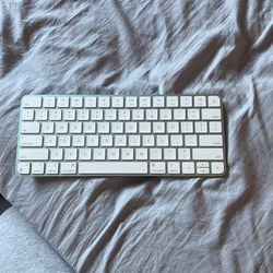 Apple wireless keyboard