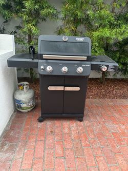 Monument Mesa Series Gas Grill