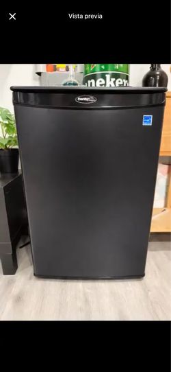 DANBY Mini Refrigerator Black 2.6 cu ft