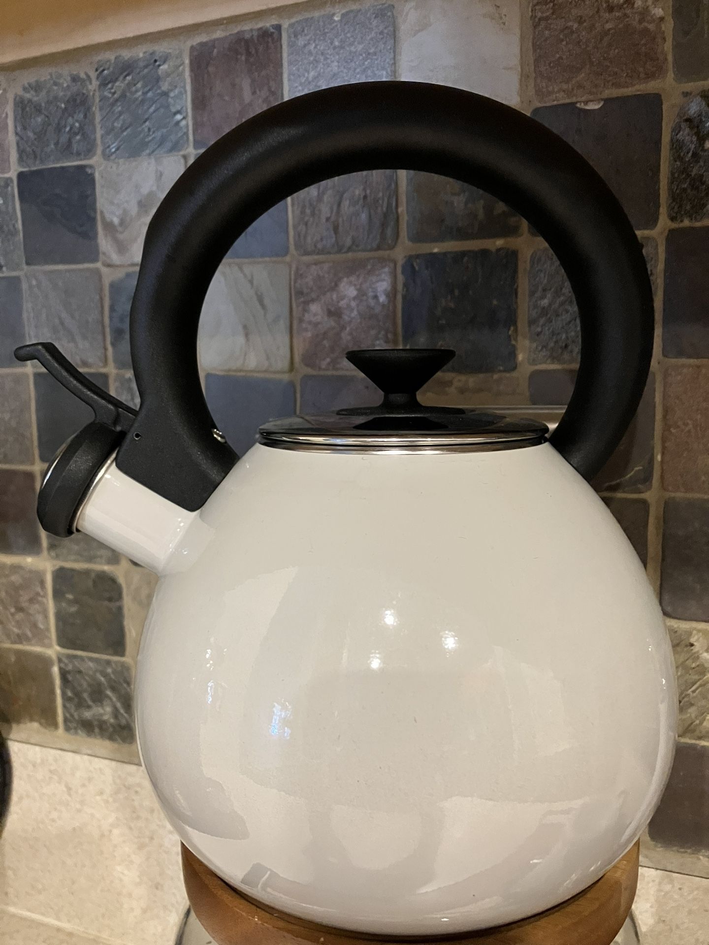 I.4 Quarts Water Kettle The Cellar Ombré Gray Excellent Unused