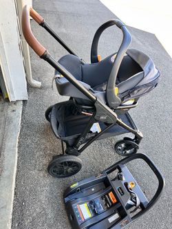 Chicco KeyFit 35 with base and stroller