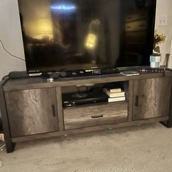 Tv Stand ( Tv Not Included)