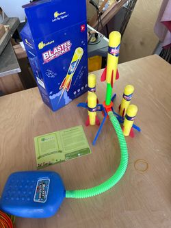 Used Blaster Rocket Duckura 5 Rockets