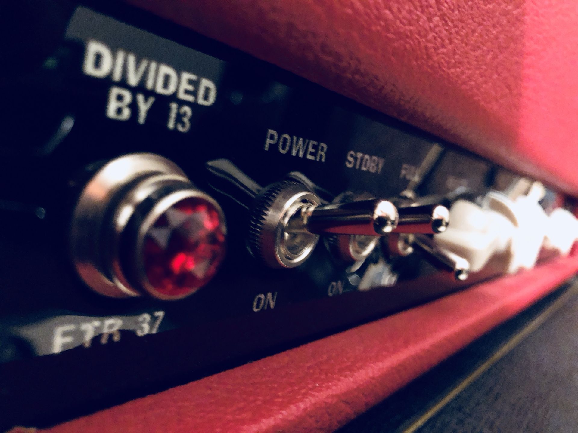 Divided By 13 FTR 37 + Orange 2x12 Cab