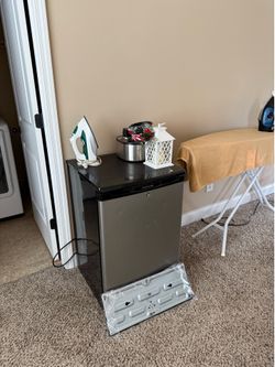Mini fridge