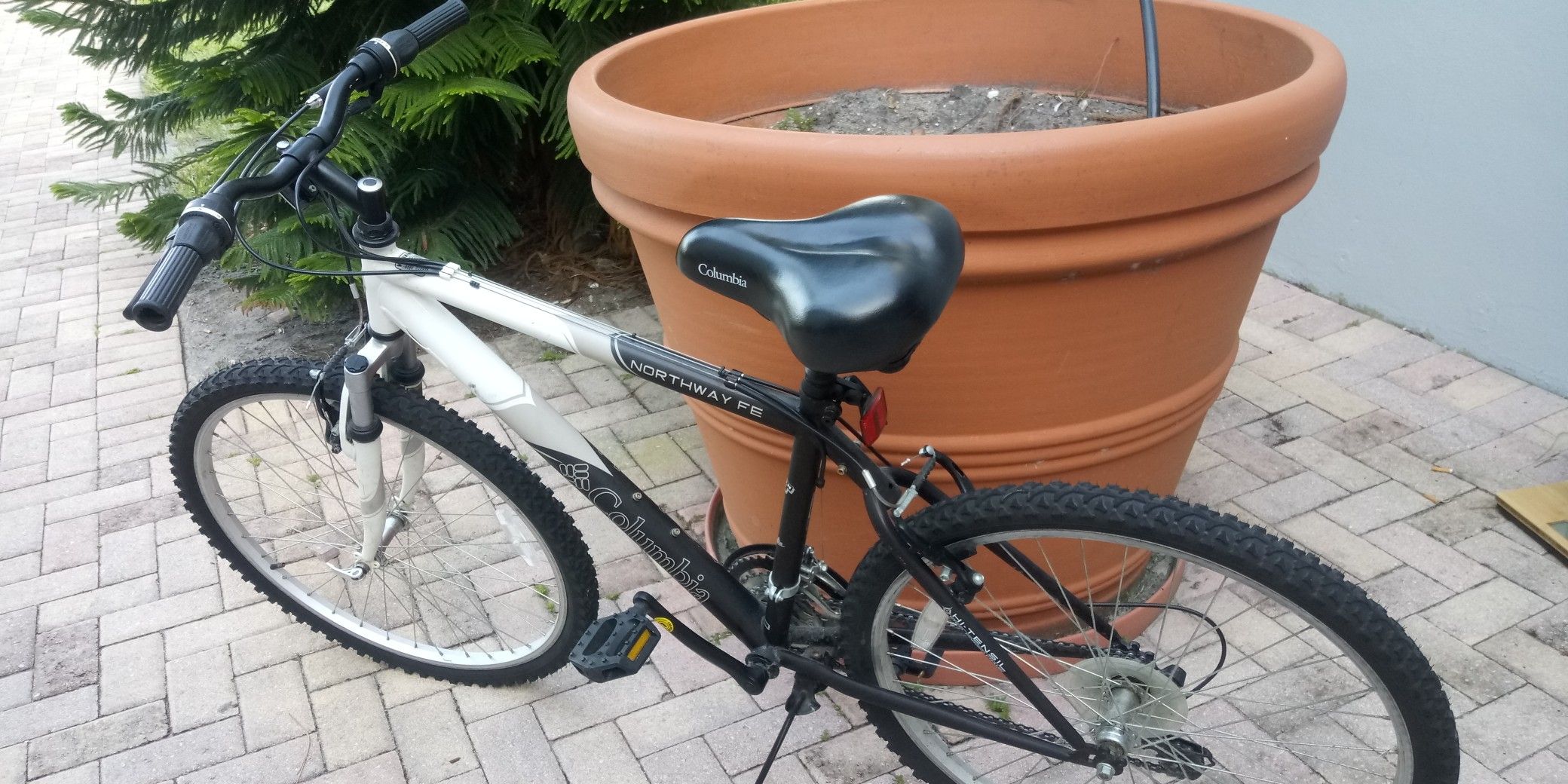Columbia Northway FE mountain bike for Sale in Palm Beach Gardens FL OfferUp