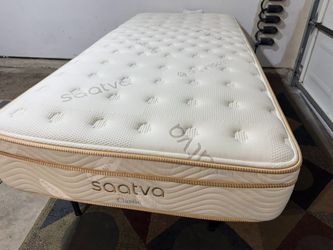 LIKE NEW! Saatva Classic Luxury Firm Twin XL Mattress - Delivery Available