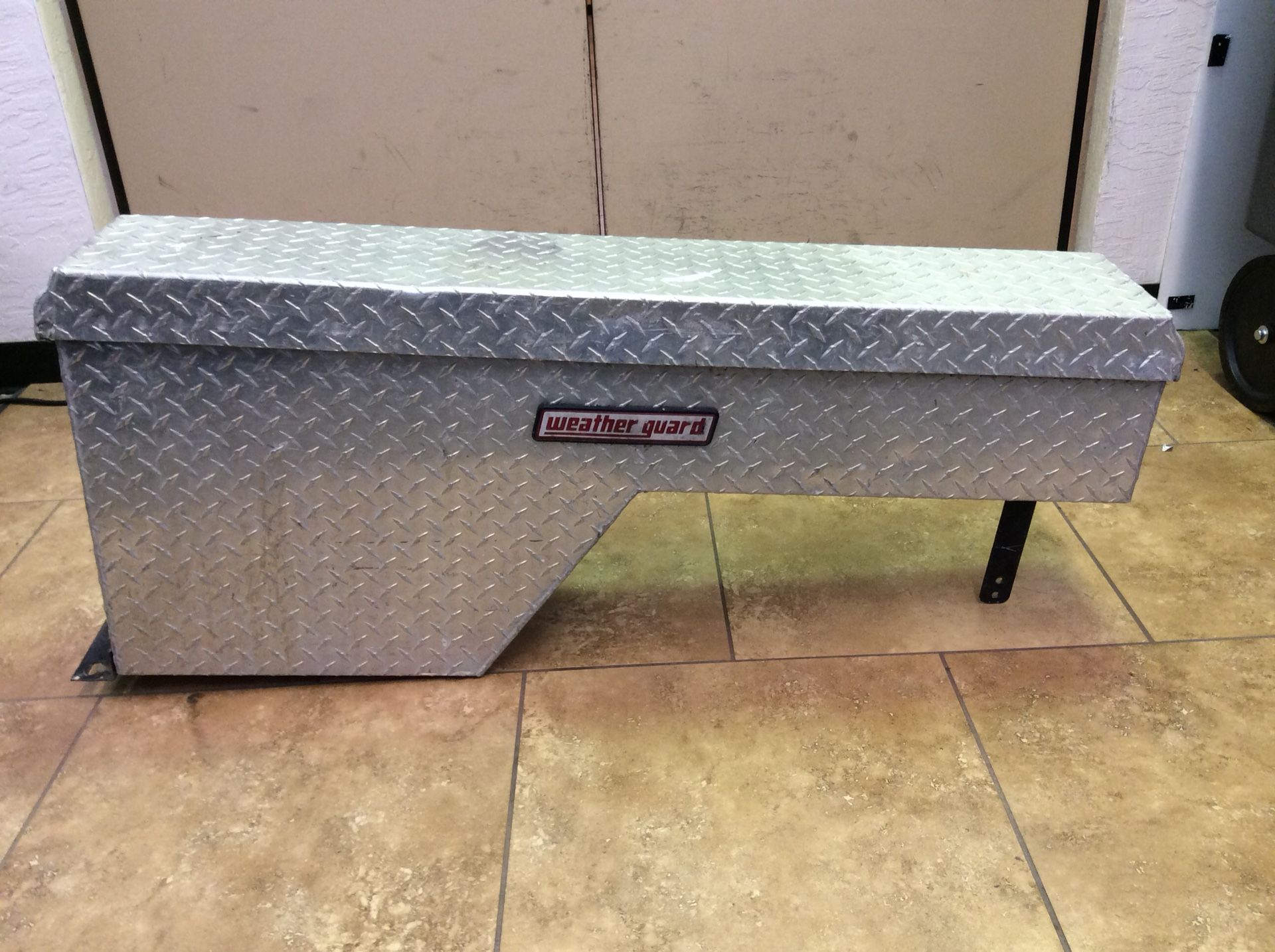 Weather Guard Aluminum Pork Chop Tool Box 170-0-01